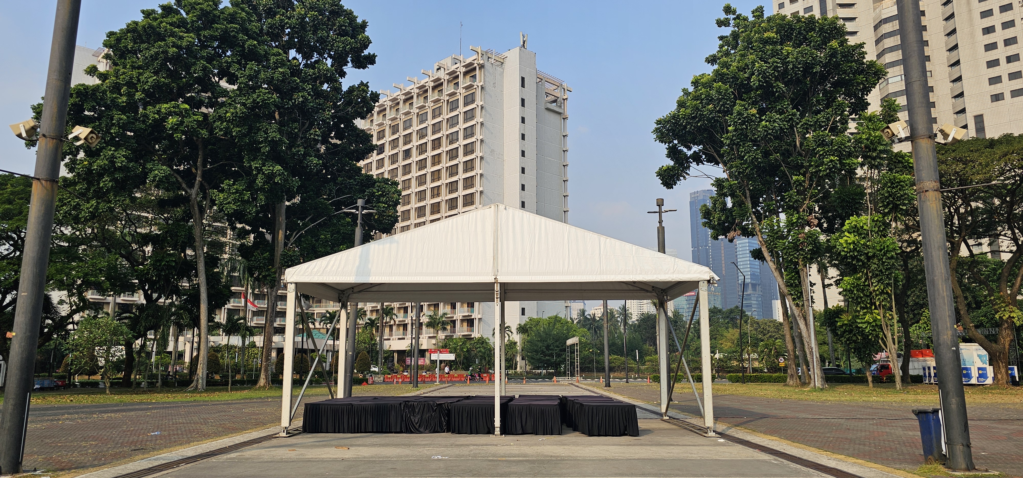 Meja Kursi Kayu VIP